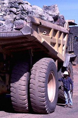 Camión mina uranio